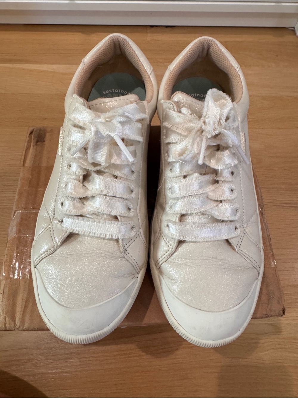Dr scholls women platform sneakers size 8 champagne color